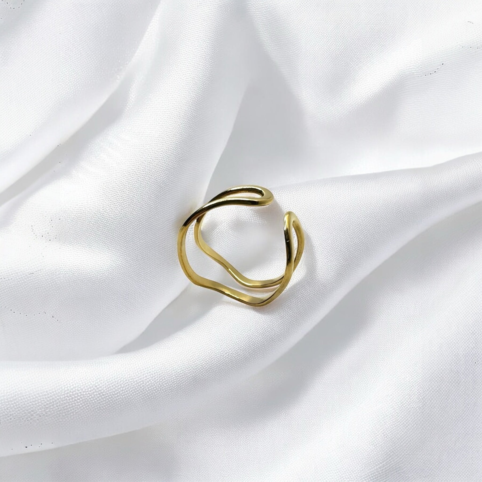 Anello onda gold regolabile Sharifa Crystals